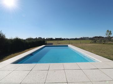 VENTA CASA | PILETA | B° SAN SEBASTIAN | AREA 1