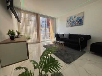 Venta Departamento 3 ambientes con Balcón y Vista lateral al Mar. Punta Iglesia