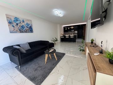 Venta Departamento 3 ambientes con Balcón y Vista lateral al Mar. Punta Iglesia