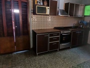 VENTA CASA 4 AMBIENTES EN ISIDRO CASANOVA