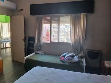 VENTA CASA 4 AMBIENTES EN ISIDRO CASANOVA
