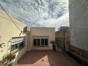 VENTA CASA 4 AMBIENTES EN ISIDRO CASANOVA
