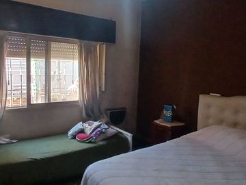 VENTA CASA 4 AMBIENTES EN ISIDRO CASANOVA
