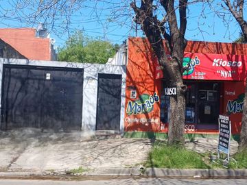 VENTA CASA 4 AMBIENTES EN ISIDRO CASANOVA
