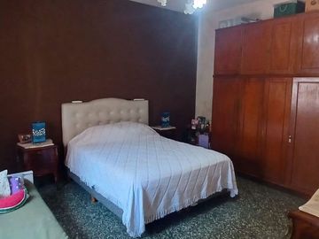 VENTA CASA 4 AMBIENTES EN ISIDRO CASANOVA
