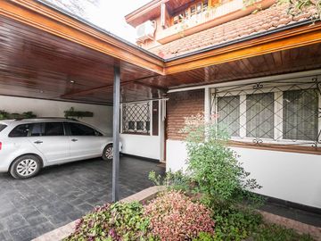 VENTA CASA 5 AMBIENTES COCHERA QUINCHO ADROGUE