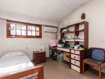 VENTA CASA 5 AMBIENTES COCHERA QUINCHO ADROGUE