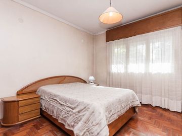 VENTA CASA 5 AMBIENTES COCHERA QUINCHO ADROGUE
