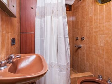 VENTA CASA 5 AMBIENTES COCHERA QUINCHO ADROGUE