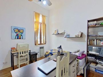 VENTA CASA 4 AMBIENTES EN FLORES APTO CREDITO