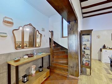 VENTA CASA 4 AMBIENTES EN FLORES APTO CREDITO