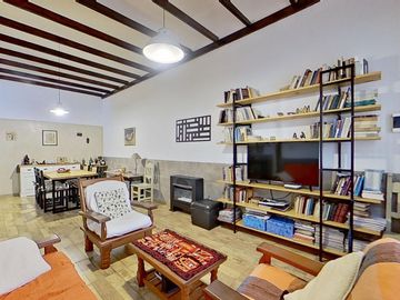 VENTA CASA 4 AMBIENTES EN FLORES APTO CREDITO