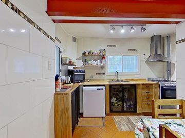VENTA CASA 4 AMBIENTES EN FLORES APTO CREDITO