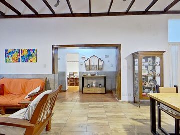 VENTA CASA 4 AMBIENTES EN FLORES APTO CREDITO