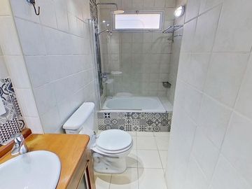VENTA CASA 4 AMBIENTES EN FLORES APTO CREDITO