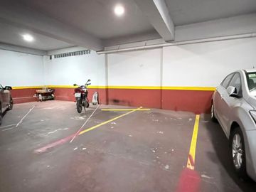 VENDE COCHERA MOTO en P.Baja PUEYRREDON