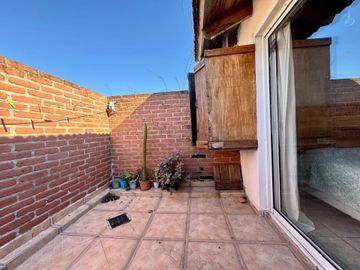 VENTA MONOAMBIENTE CON PATIO EN MARTINEZ