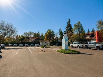 Parcela en arriendo  en LO BARNECHEA
