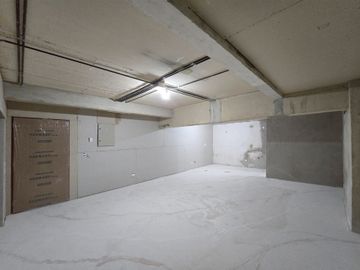 VENTA EDIFICIO -LOCAL COMERCIAL +3 PISOS-CABALLITO