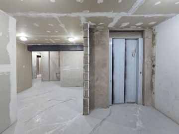 VENTA EDIFICIO -LOCAL COMERCIAL +3 PISOS-CABALLITO
