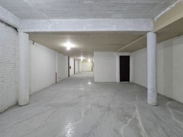 VENTA EDIFICIO -LOCAL COMERCIAL +3 PISOS-CABALLITO