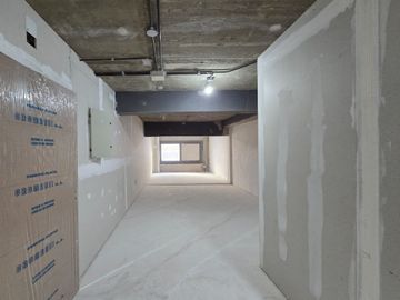 VENTA EDIFICIO -LOCAL COMERCIAL +3 PISOS-CABALLITO
