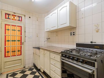 VENTA CASA UNICA RESIDENCIAL O SEDE PROFESIONAL