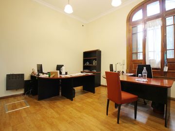Venta CASA 6 AMBIENTES con Gran terraza Paternal