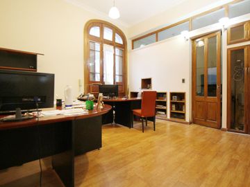 Venta CASA 6 AMBIENTES con Gran terraza Paternal