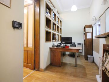 Venta CASA 6 AMBIENTES con Gran terraza Paternal