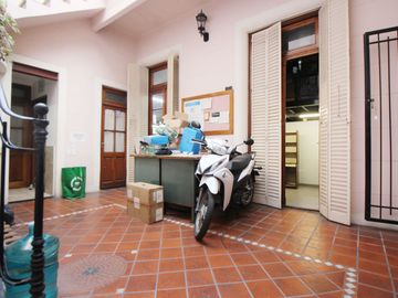 Venta CASA 6 AMBIENTES con Gran terraza Paternal