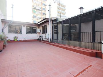 Venta CASA 6 AMBIENTES con Gran terraza Paternal