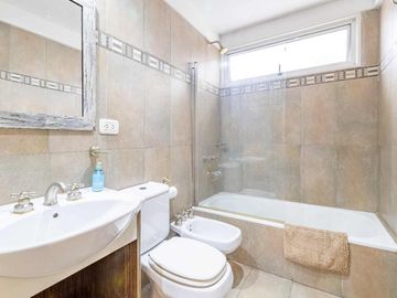 Venta depto 3 amb. con balcon y cochera Palermo