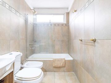 Venta depto 3 amb. con balcon y cochera Palermo