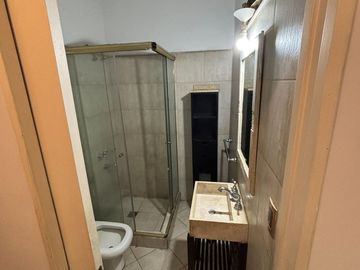 EXCELENTE CASA O 2 PH LISTOS P/HABITAR EN FLORES