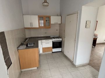 EXCELENTE CASA O 2 PH LISTOS P/HABITAR EN FLORES