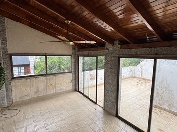 EXCELENTE CASA O 2 PH LISTOS P/HABITAR EN FLORES