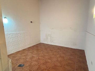 EXCELENTE CASA O 2 PH LISTOS P/HABITAR EN FLORES