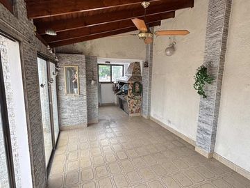 EXCELENTE CASA O 2 PH LISTOS P/HABITAR EN FLORES
