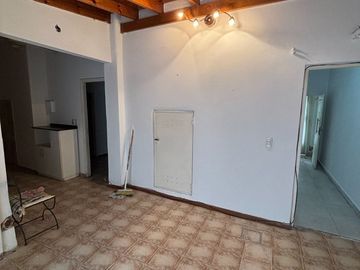 EXCELENTE CASA O 2 PH LISTOS P/HABITAR EN FLORES