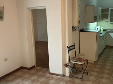EXCELENTE CASA O 2 PH LISTOS P/HABITAR EN FLORES