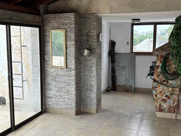 EXCELENTE CASA O 2 PH LISTOS P/HABITAR EN FLORES