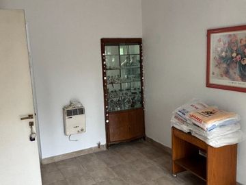 EXCELENTE CASA O 2 PH LISTOS P/HABITAR EN FLORES