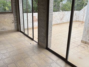 EXCELENTE CASA O 2 PH LISTOS P/HABITAR EN FLORES