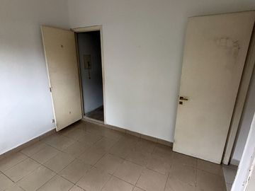 EXCELENTE CASA O 2 PH LISTOS P/HABITAR EN FLORES
