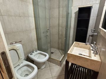 EXCELENTE CASA O 2 PH LISTOS P/HABITAR EN FLORES