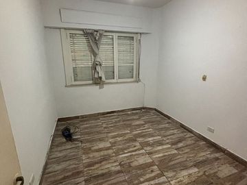 EXCELENTE CASA O 2 PH LISTOS P/HABITAR EN FLORES