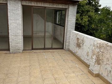 EXCELENTE CASA O 2 PH LISTOS P/HABITAR EN FLORES