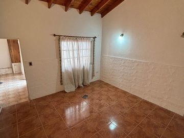 EXCELENTE CASA O 2 PH LISTOS P/HABITAR EN FLORES