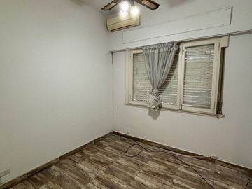 EXCELENTE CASA O 2 PH LISTOS P/HABITAR EN FLORES